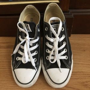 Black all star converse